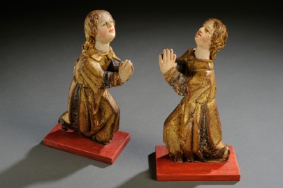 Pair of praying cherubs